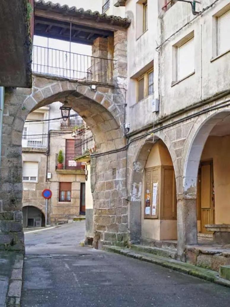 Casa Mouras Holiday home Fermoselle